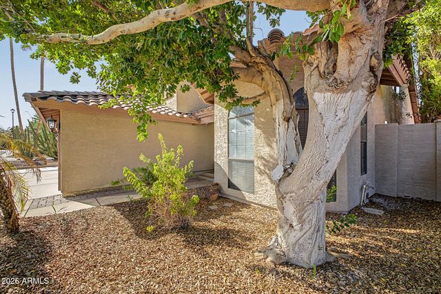 7426 W ORAIBI Drive, Glendale, AZ 85308