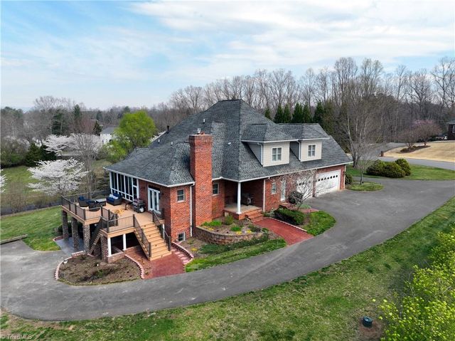 537 Montclaire Drive, Mount Airy, NC 27030