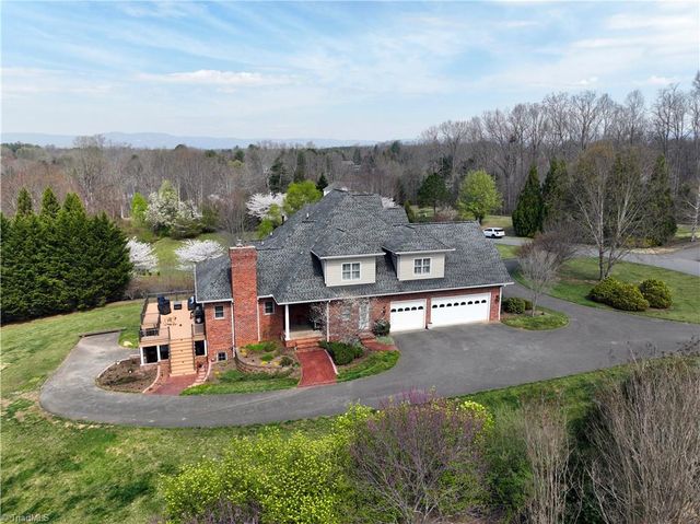 537 Montclaire Drive, Mount Airy, NC 27030