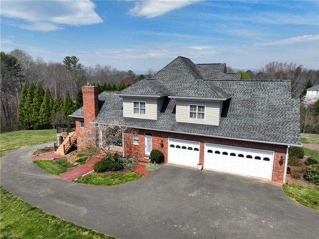 537 Montclaire Drive, Mount Airy, NC 27030