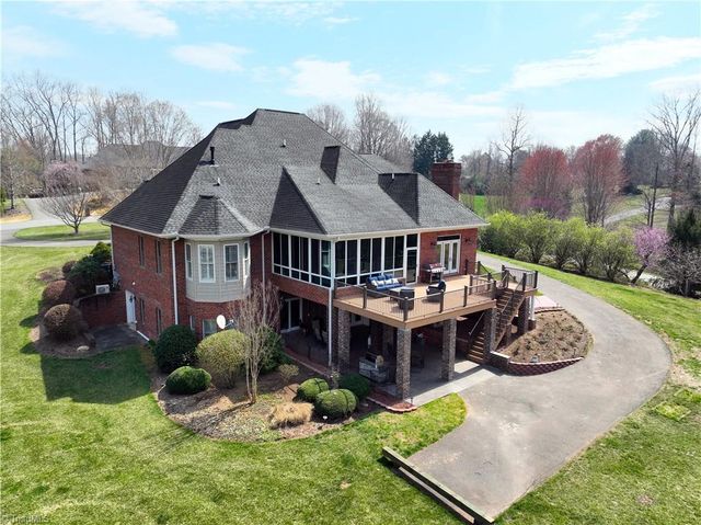 537 Montclaire Drive, Mount Airy, NC 27030