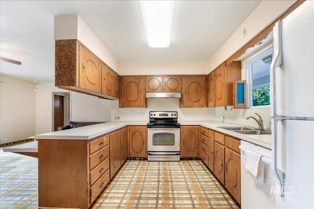 628 N Sunrise Blvd, Twin Falls, ID 83301