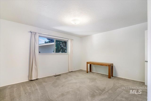 628 N Sunrise Blvd, Twin Falls, ID 83301