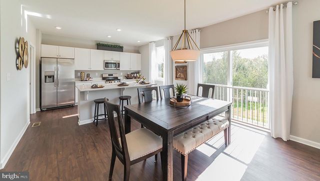 10 MORO RD, Egg Harbor Township, NJ 08234