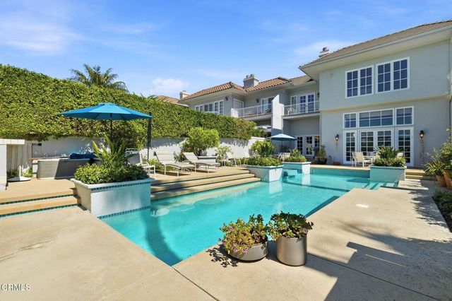 2317 Canyonback Road, Los Angeles, CA 90049