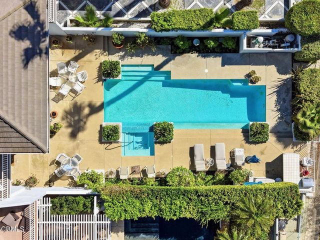 2317 Canyonback Road, Los Angeles, CA 90049