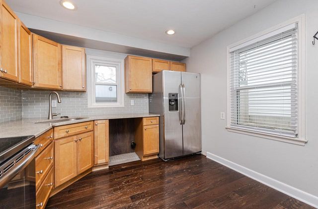 9144 W Park Hill AVENUE, Milwaukee, WI 53226