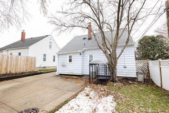 9144 W Park Hill AVENUE, Milwaukee, WI 53226