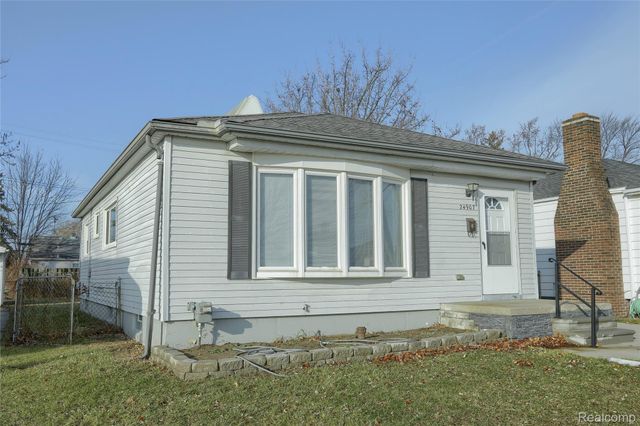 24907 Brittany Avenue, Eastpointe, MI 48021