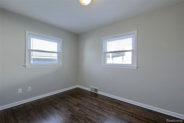 24907 Brittany Avenue, Eastpointe, MI 48021