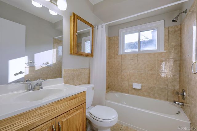 24907 Brittany Avenue, Eastpointe, MI 48021