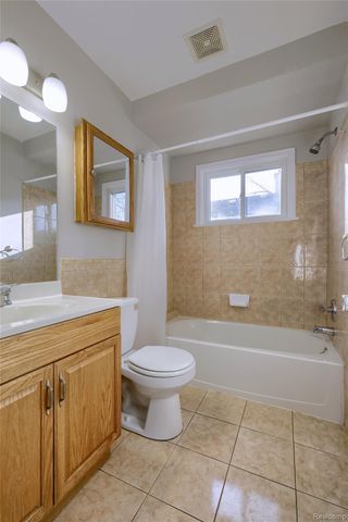 24907 Brittany Avenue, Eastpointe, MI 48021