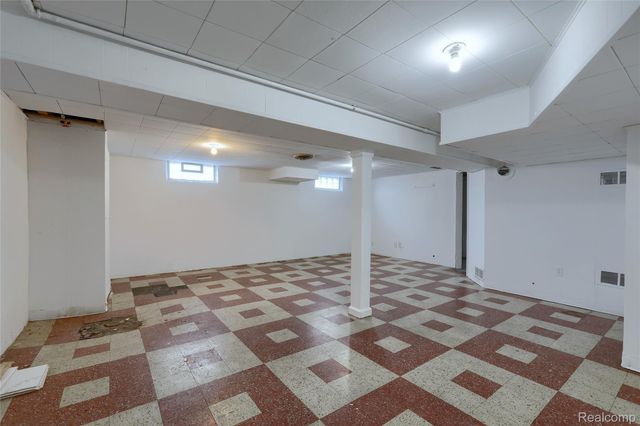 24907 Brittany Avenue, Eastpointe, MI 48021