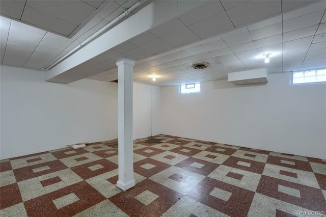 24907 Brittany Avenue, Eastpointe, MI 48021