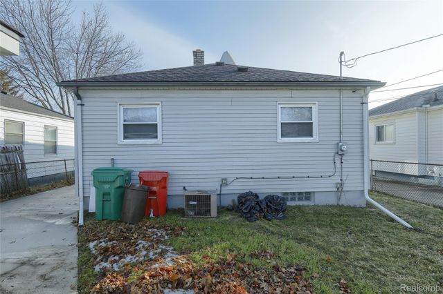 24907 Brittany Avenue, Eastpointe, MI 48021