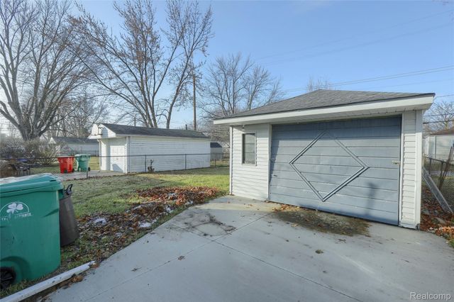 24907 Brittany Avenue, Eastpointe, MI 48021