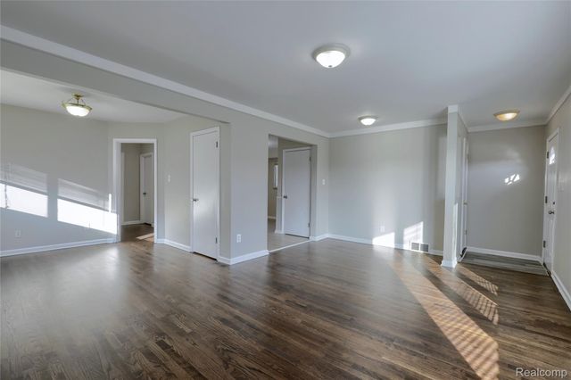 24907 Brittany Avenue, Eastpointe, MI 48021