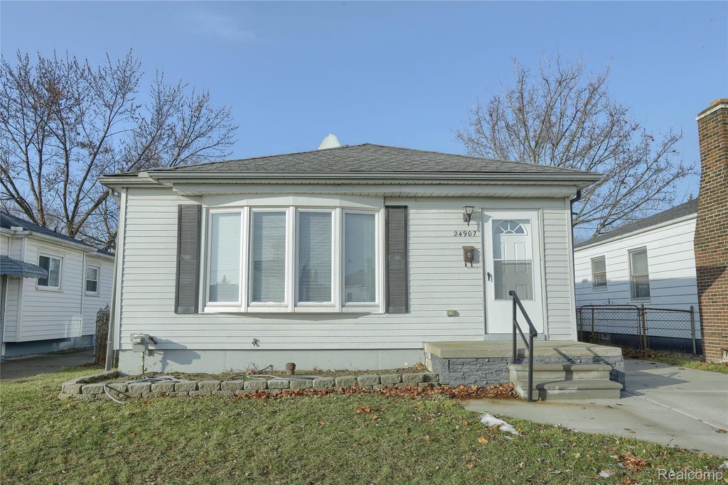 24907 Brittany Avenue, Eastpointe, MI 48021