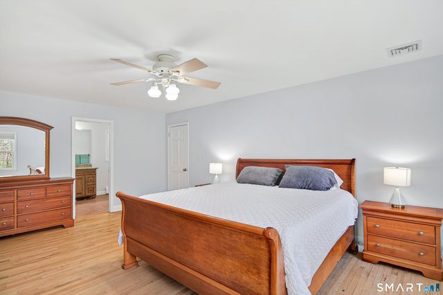 19 Crabapple Lane, Newtown, CT 06470