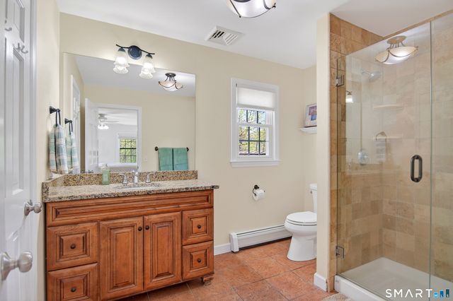 19 Crabapple Lane, Newtown, CT 06470