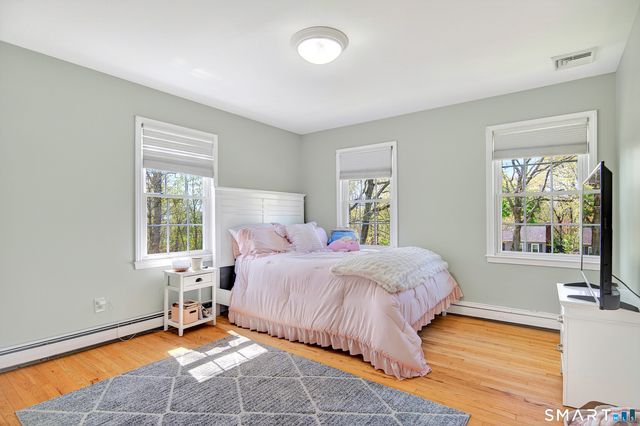 19 Crabapple Lane, Newtown, CT 06470