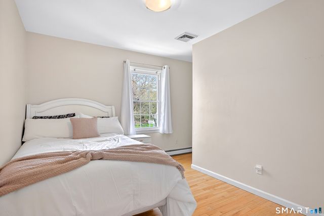 19 Crabapple Lane, Newtown, CT 06470