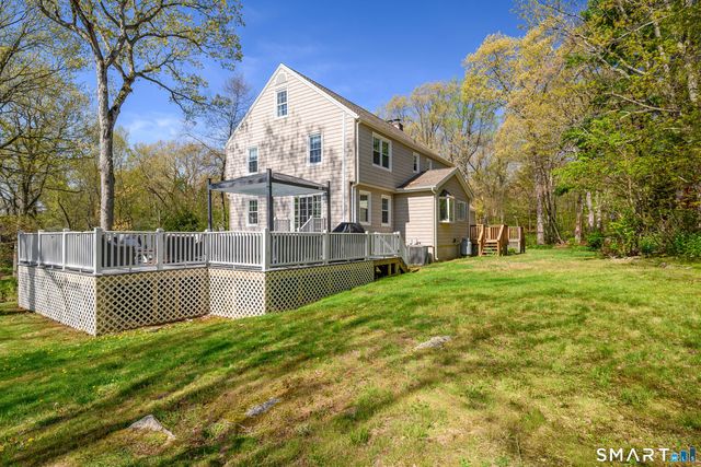 19 Crabapple Lane, Newtown, CT 06470