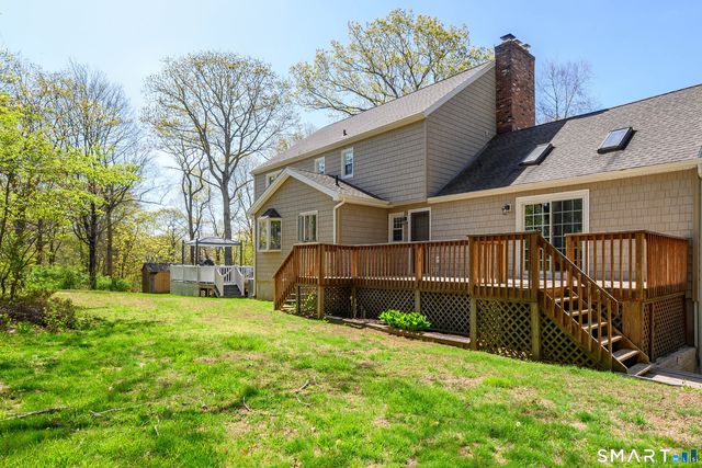 19 Crabapple Lane, Newtown, CT 06470