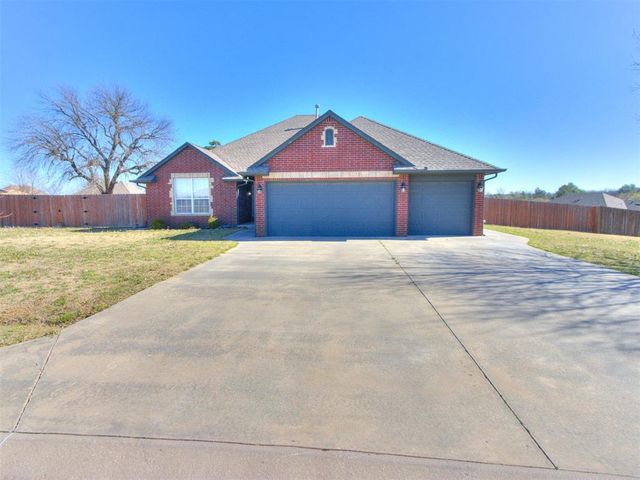 298 Hillside Drive, Harrah, OK 73045