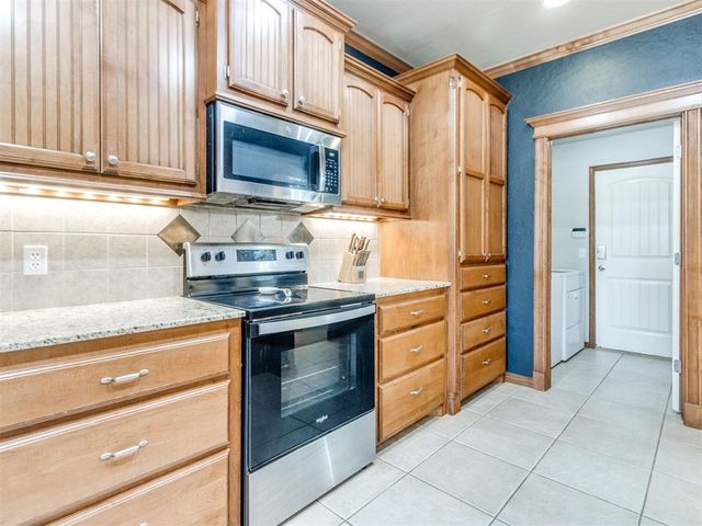 298 Hillside Drive, Harrah, OK 73045