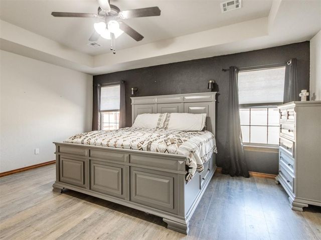 298 Hillside Drive, Harrah, OK 73045