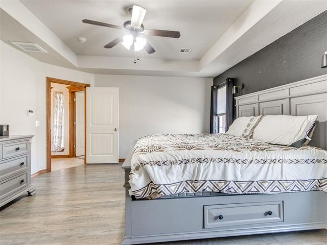 298 Hillside Drive, Harrah, OK 73045