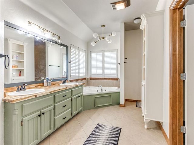 298 Hillside Drive, Harrah, OK 73045