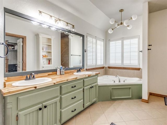 298 Hillside Drive, Harrah, OK 73045