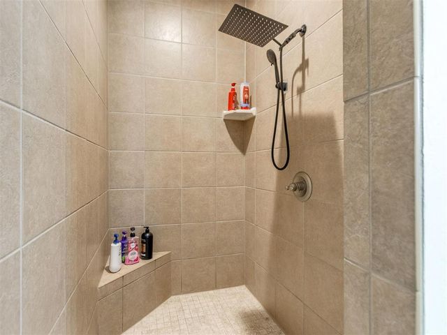 298 Hillside Drive, Harrah, OK 73045