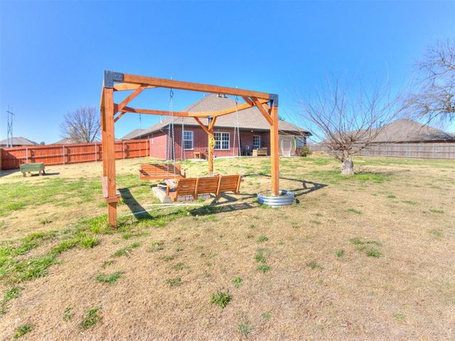 298 Hillside Drive, Harrah, OK 73045