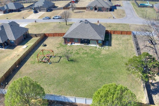 298 Hillside Drive, Harrah, OK 73045