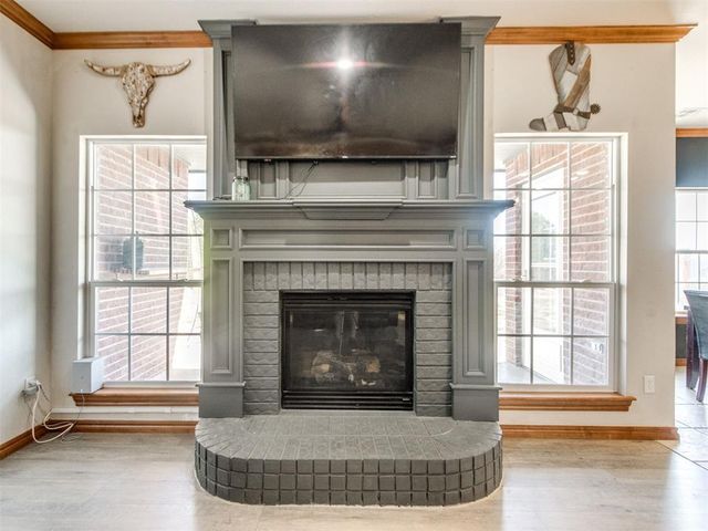 298 Hillside Drive, Harrah, OK 73045