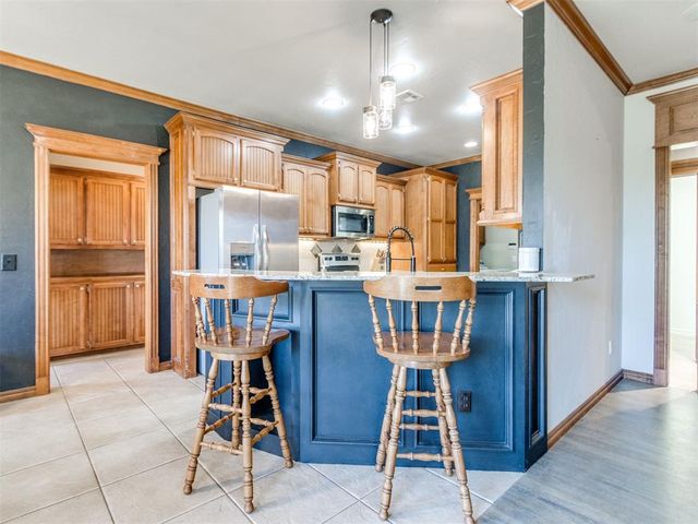 298 Hillside Drive, Harrah, OK 73045