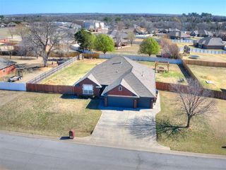 298 Hillside Drive, Harrah, OK 73045