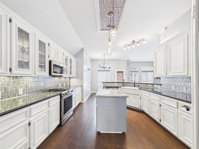 111 Bending Brook Lane, Dickinson, TX 77539