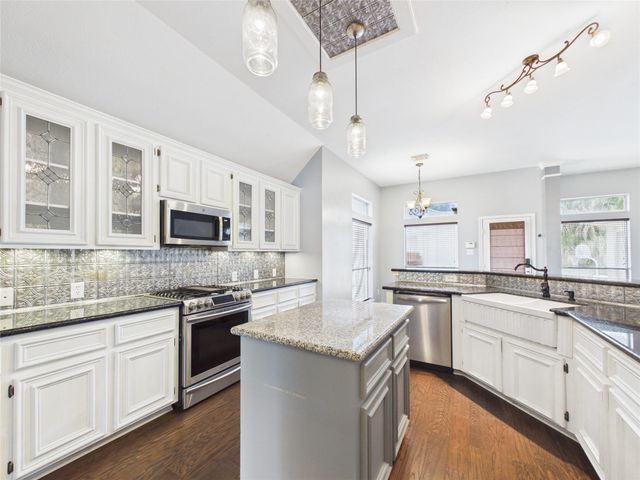 111 Bending Brook Lane, Dickinson, TX 77539