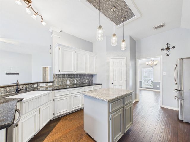 111 Bending Brook Lane, Dickinson, TX 77539