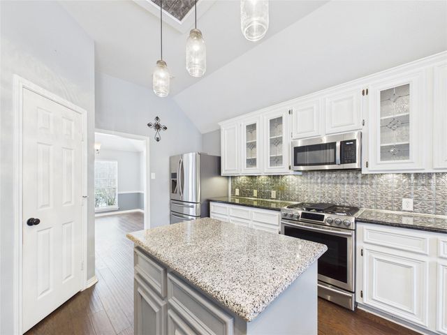 111 Bending Brook Lane, Dickinson, TX 77539