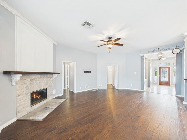 111 Bending Brook Lane, Dickinson, TX 77539