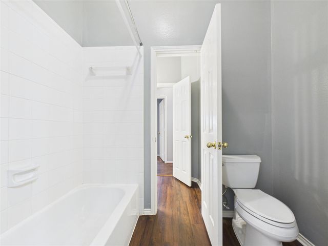 111 Bending Brook Lane, Dickinson, TX 77539