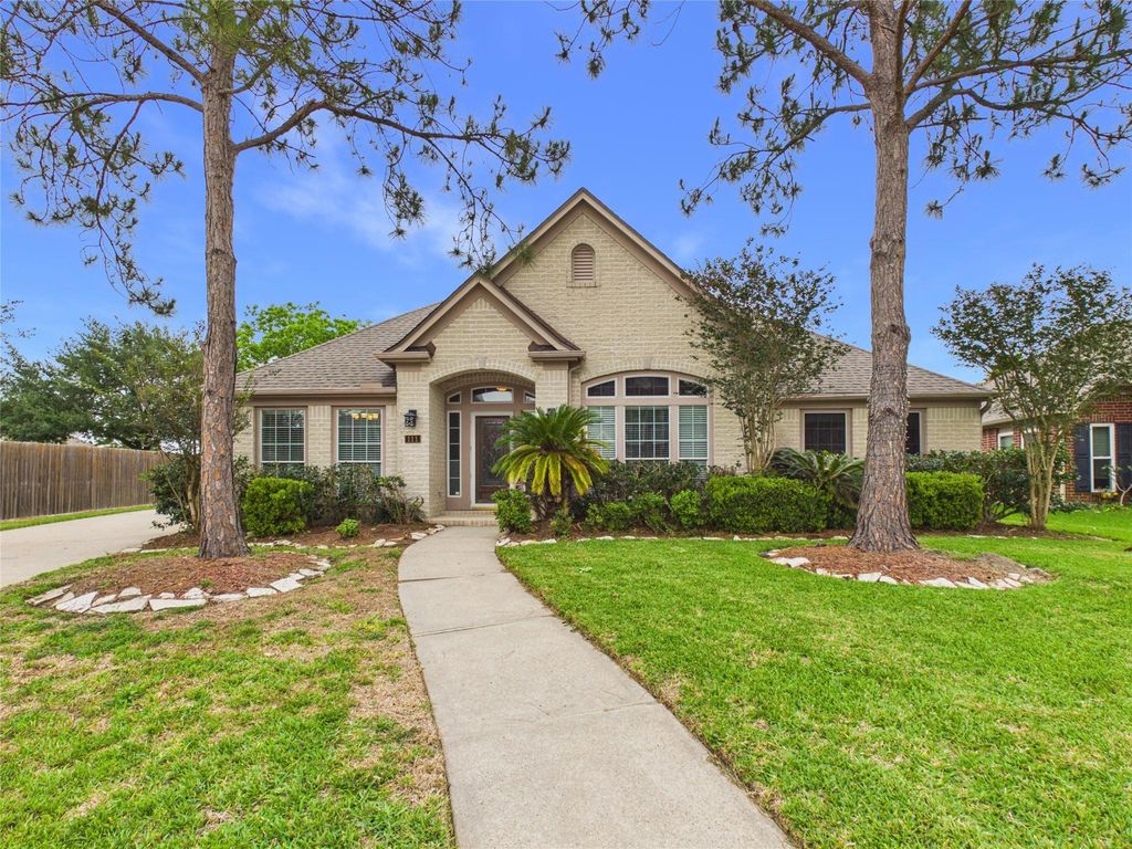 111 Bending Brook Lane, Dickinson, TX 77539