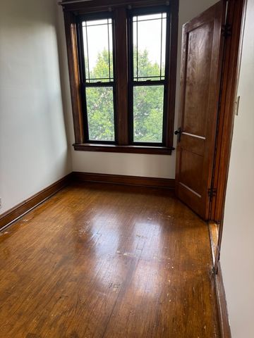 2435 W Thomas Street 3F, Chicago, IL 60622