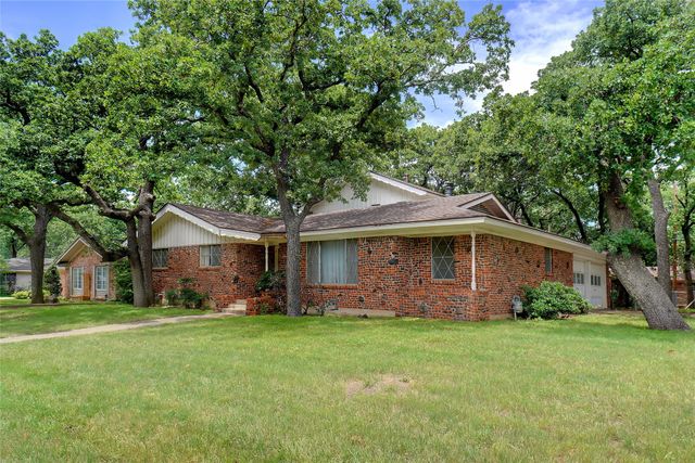 520 Circleview Drive S, Hurst, TX 76054