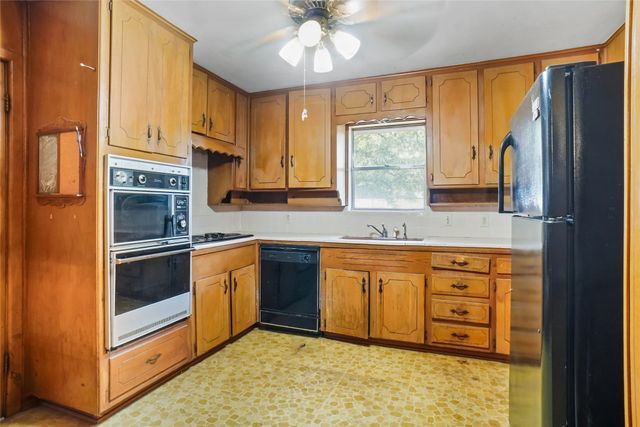 520 Circleview Drive S, Hurst, TX 76054